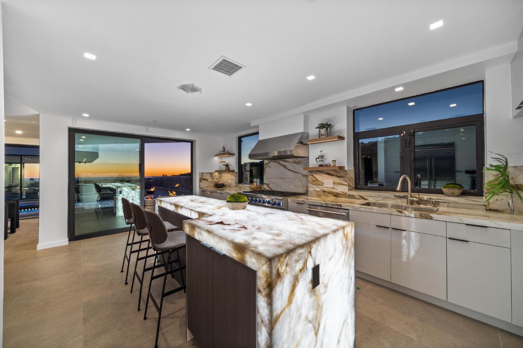 Ocean To Views, Fire Feature, Water Falls Dream Oasis Pousada *